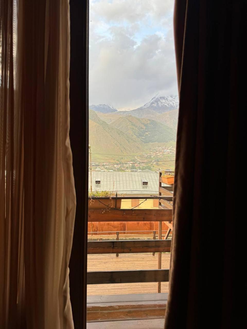Hotel Kazbegi 1963 Zimmer foto